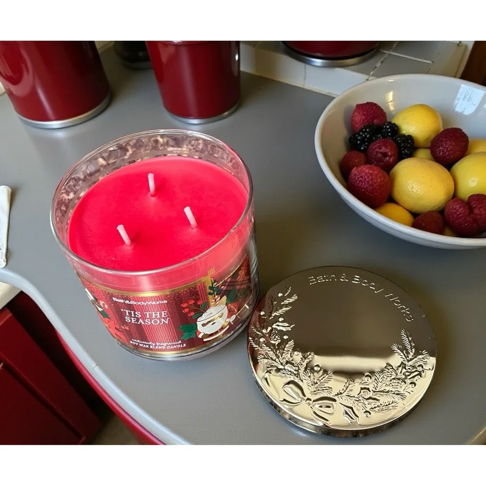 Bath & Body Works Soy Wax Three‎ Wick Candle Tis The Season Apple Cinnamon Wood